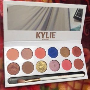 Kylie Cosmetics The Royal Peach Palette Eye Shadow